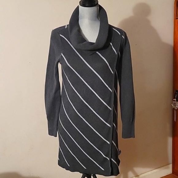 White House/Black Market Women's Long Sleeve Turtleneck Sweater Dress Size: S - Picture 1 of 8